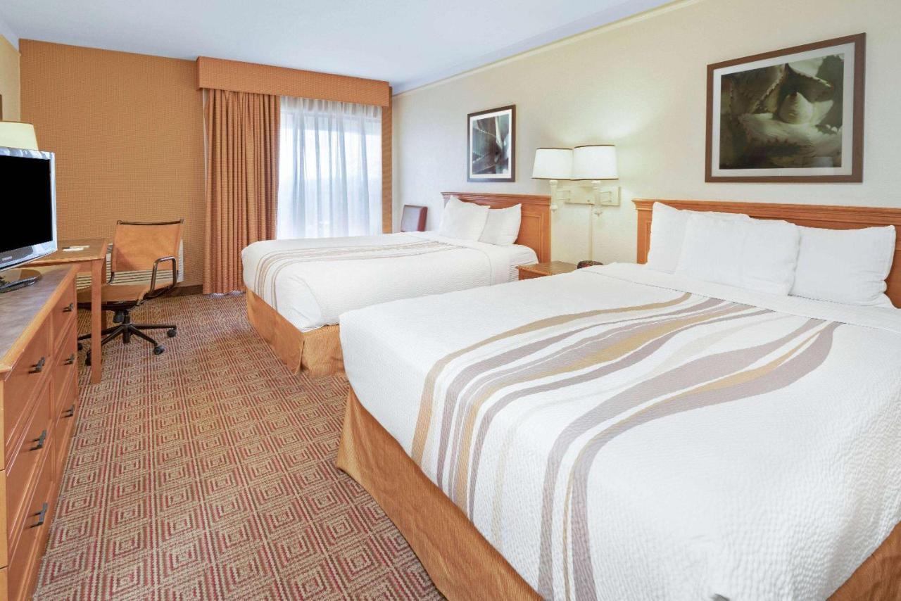 Queen Room Two Queen Beds Non-Smoking